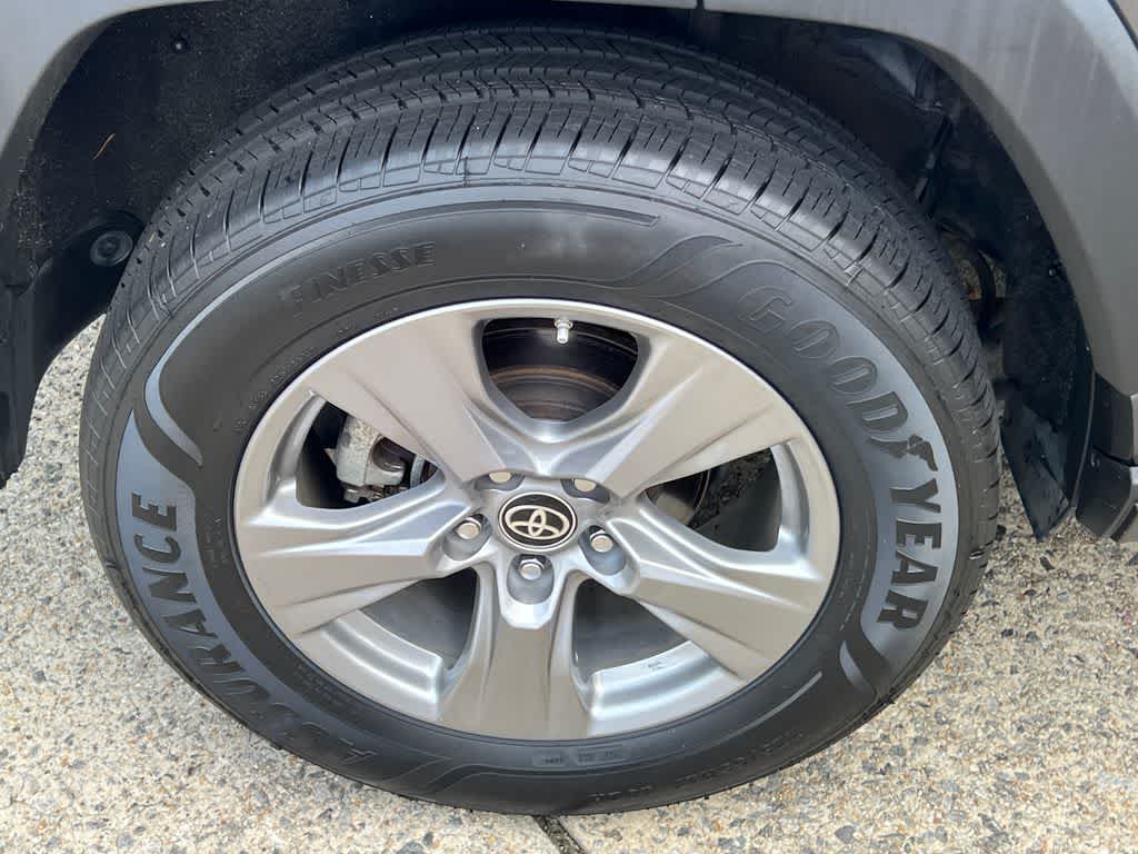 2024 Toyota RAV4 Hybrid LE