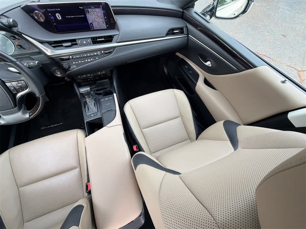 2020 Lexus ES Base