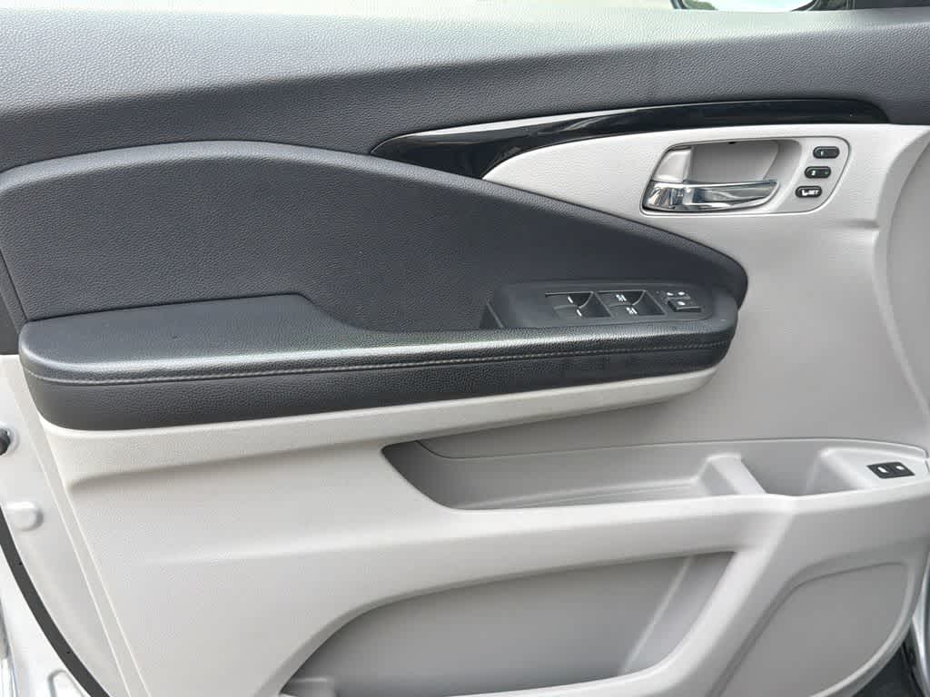 2021 Honda Pilot Touring 7-Passenger
