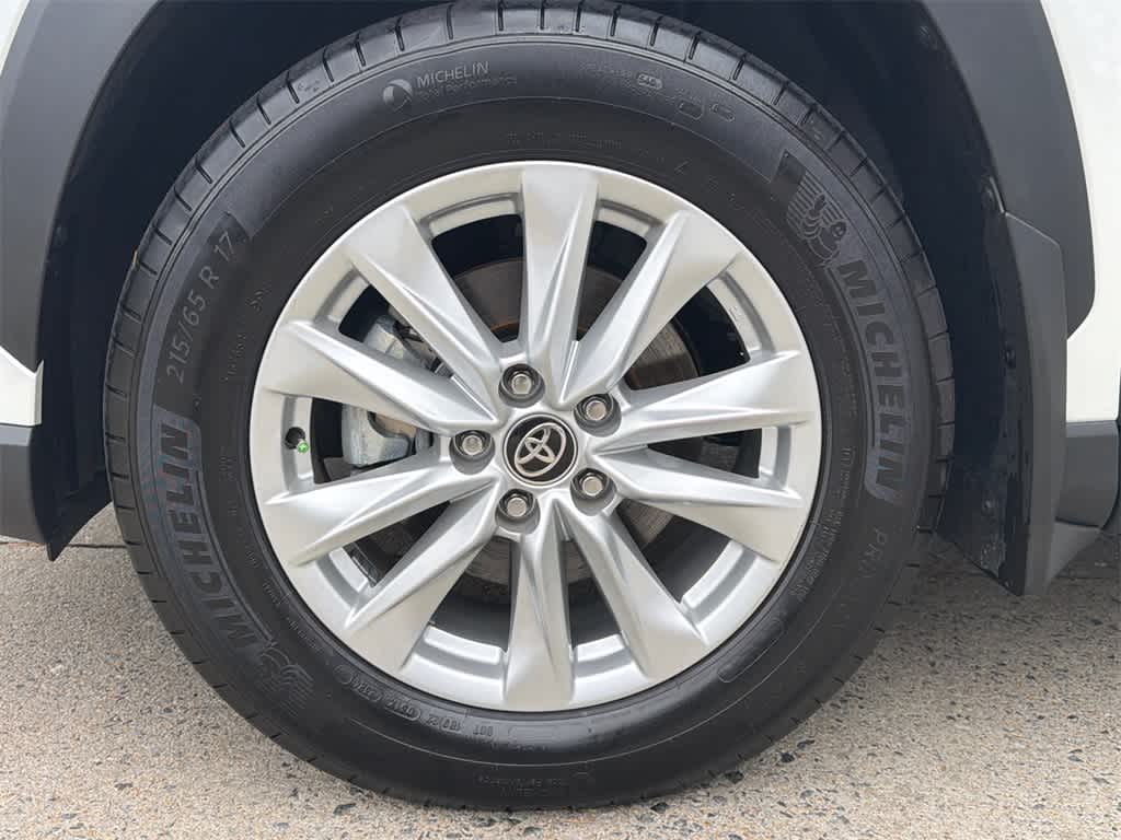 2024 Toyota Corolla Cross LE