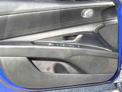 2023 Hyundai Elantra SE