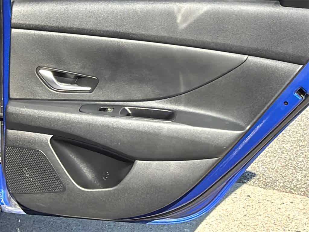 2023 Hyundai Elantra SE