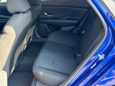 2023 Hyundai Elantra SE