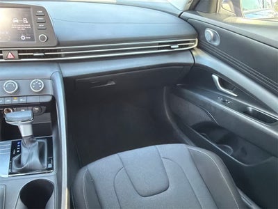 2023 Hyundai Elantra SE