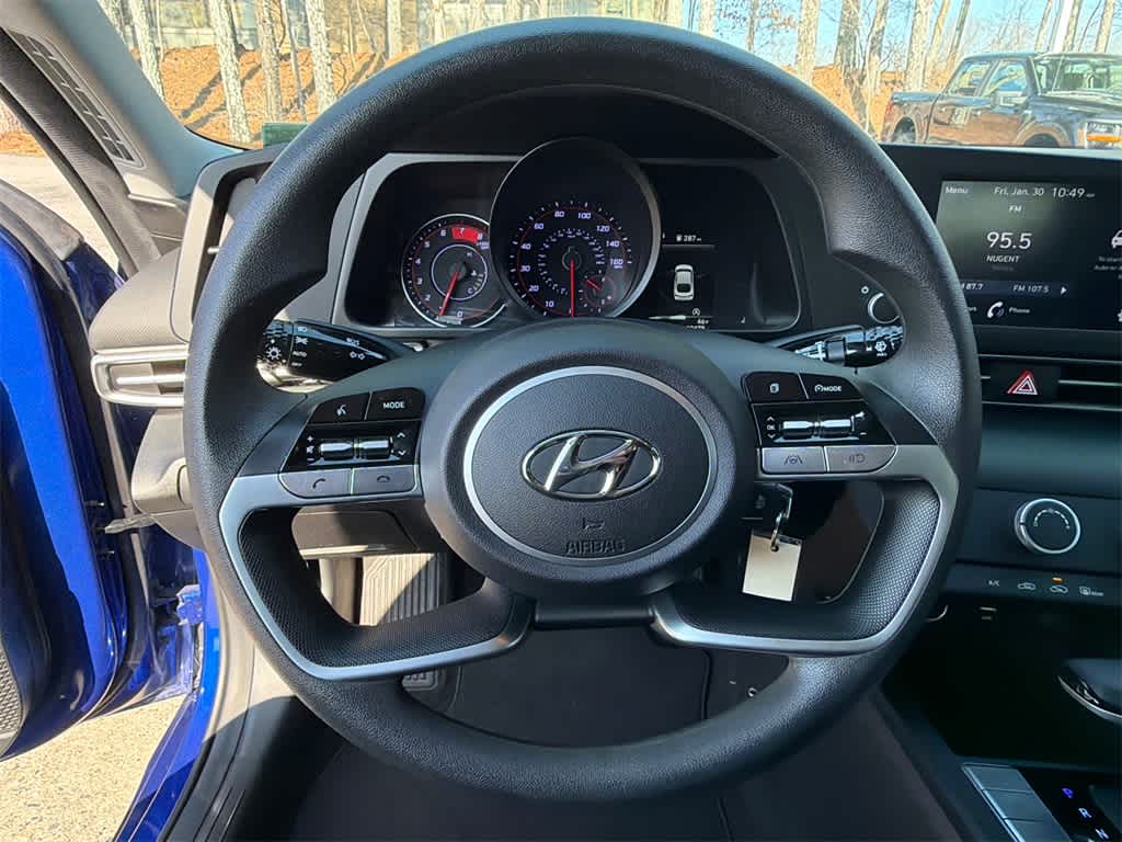 2023 Hyundai Elantra SE