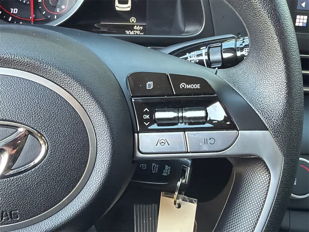 2023 Hyundai Elantra SE