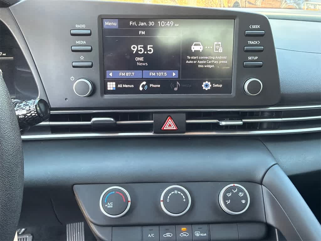 2023 Hyundai Elantra SE