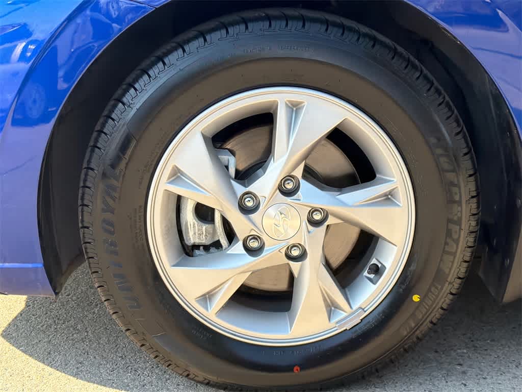 2023 Hyundai Elantra SE