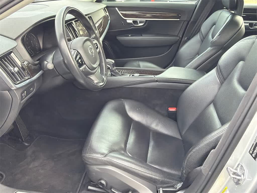 2018 Volvo S90 Momentum