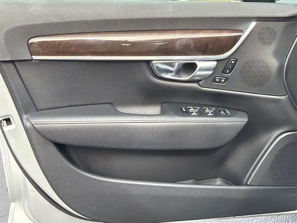 2018 Volvo S90 Momentum