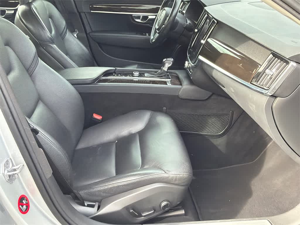 2018 Volvo S90 Momentum