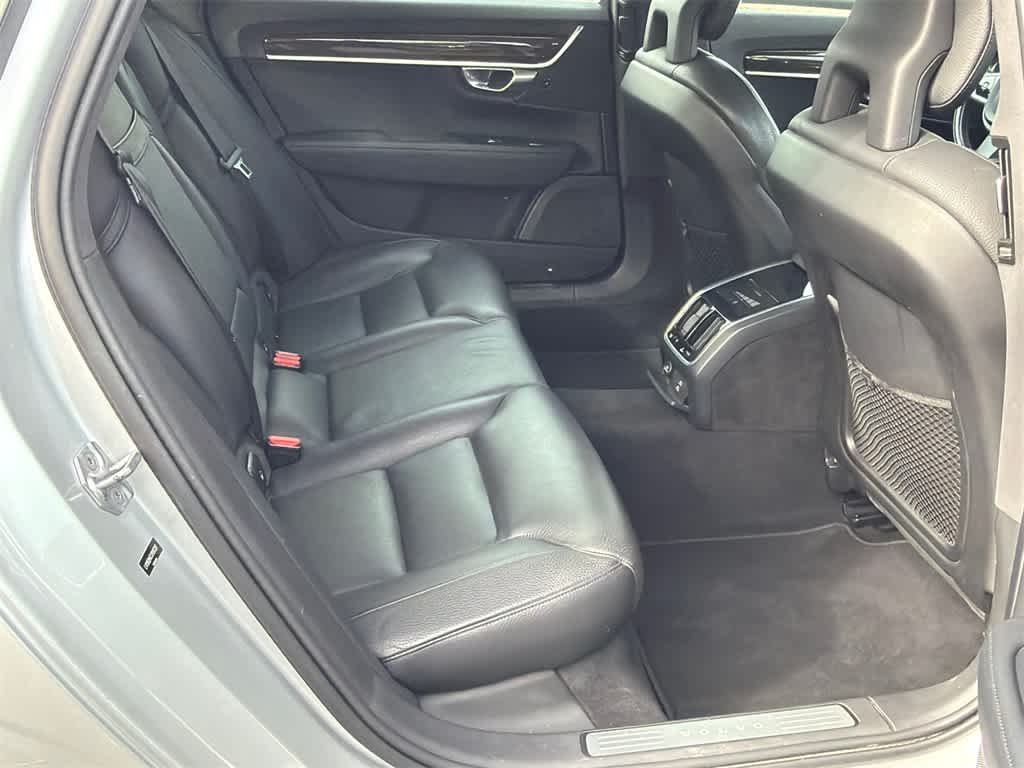 2018 Volvo S90 Momentum