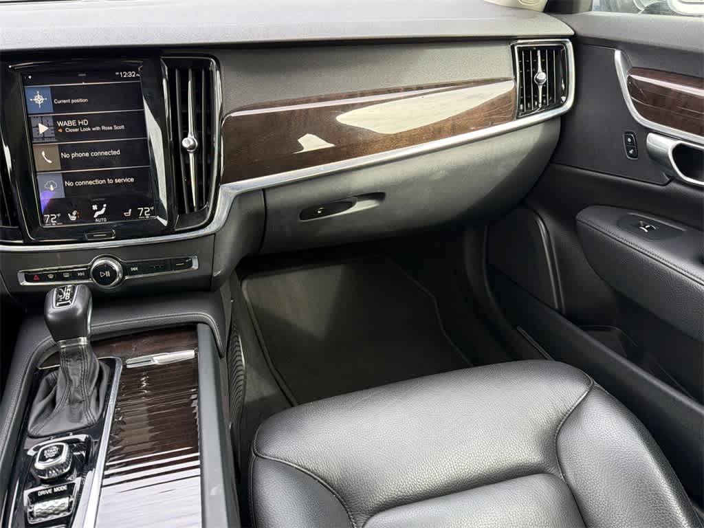 2018 Volvo S90 Momentum