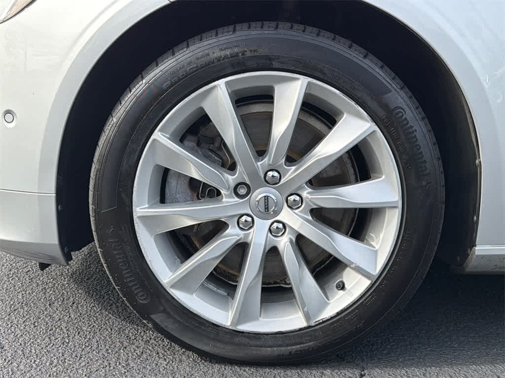 2018 Volvo S90 Momentum