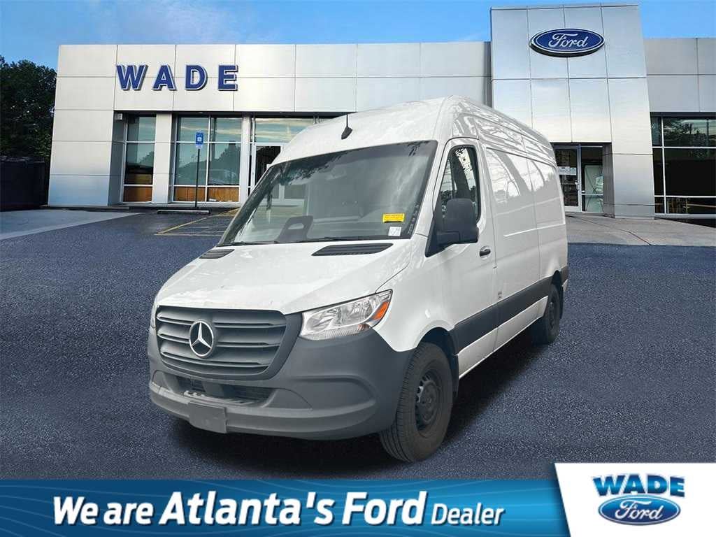 2025 Mercedes-Benz Sprinter 144 WB Standard Roof Cargo