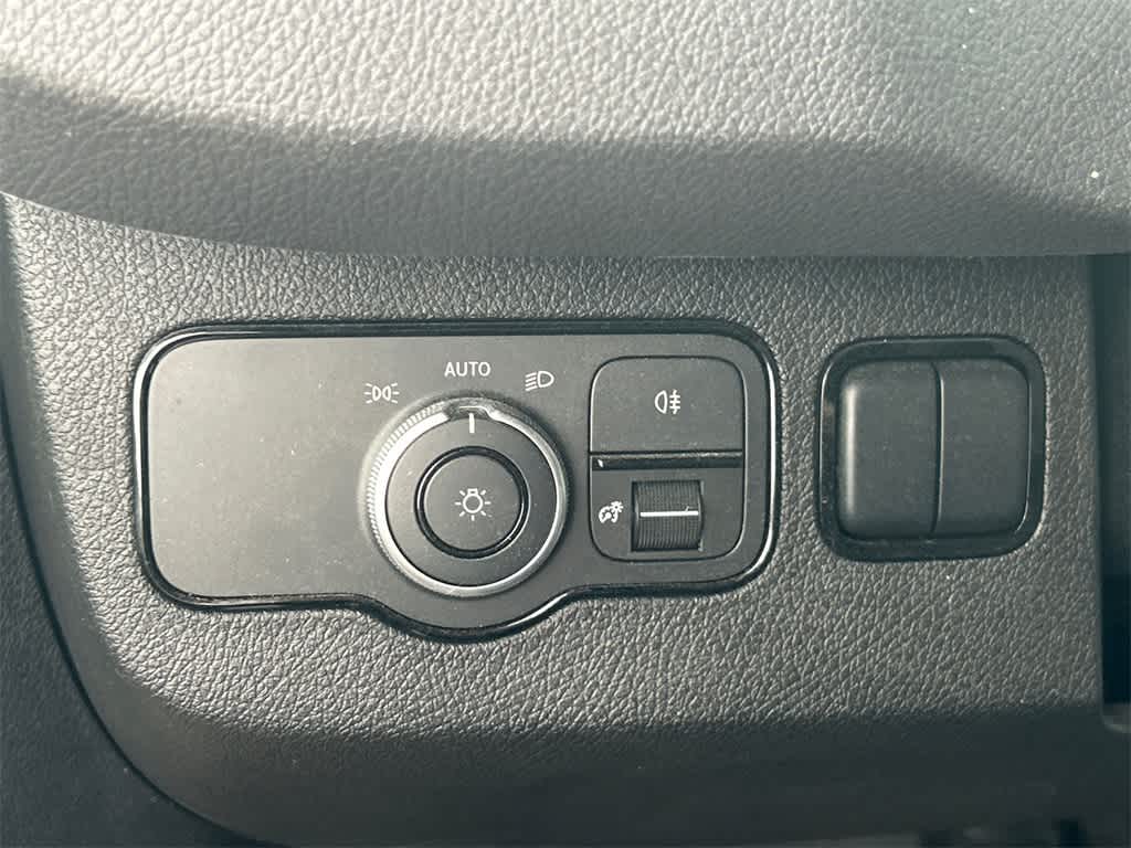 2025 Mercedes-Benz Sprinter 144 WB Standard Roof Cargo