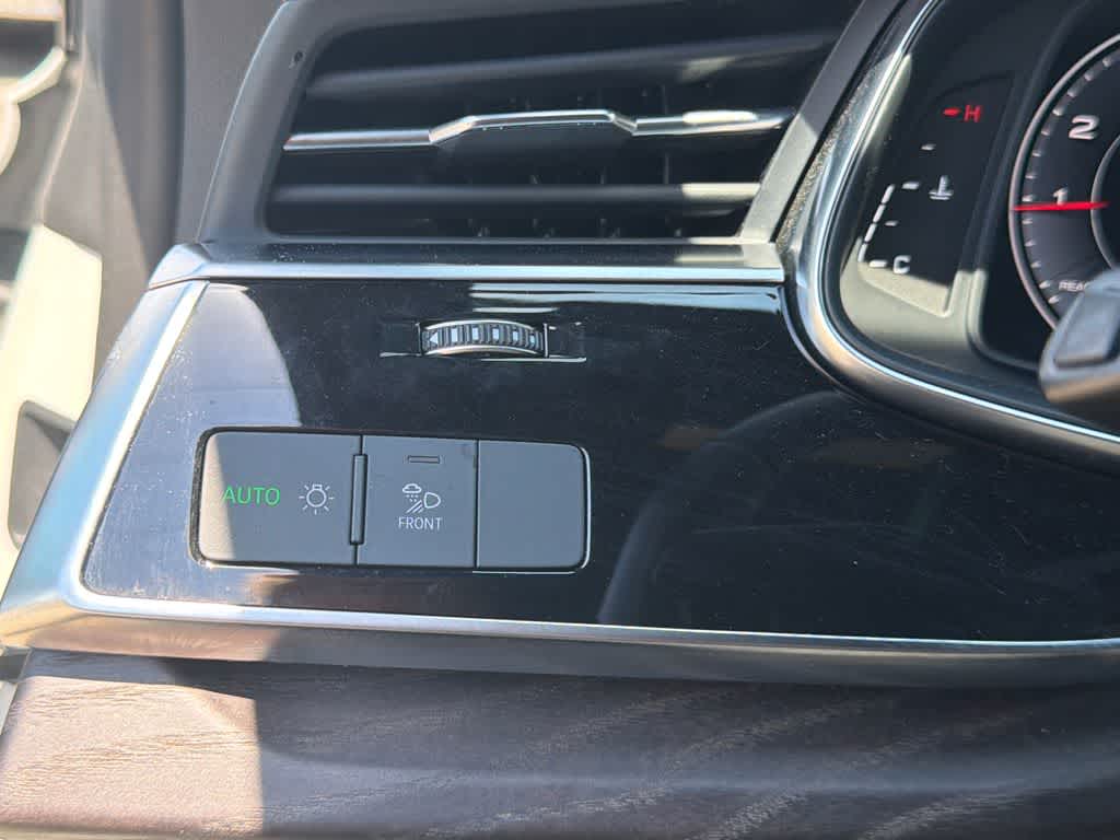 2020 Audi Q8 Premium