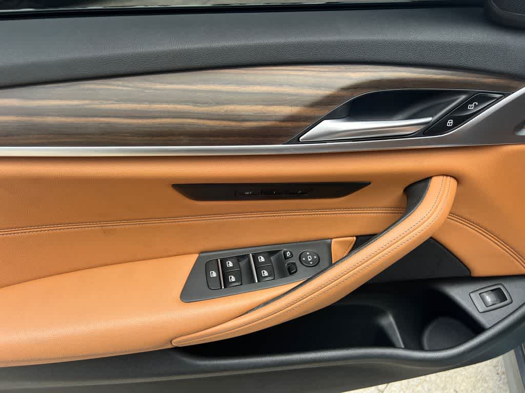 2022 BMW 530i 530i