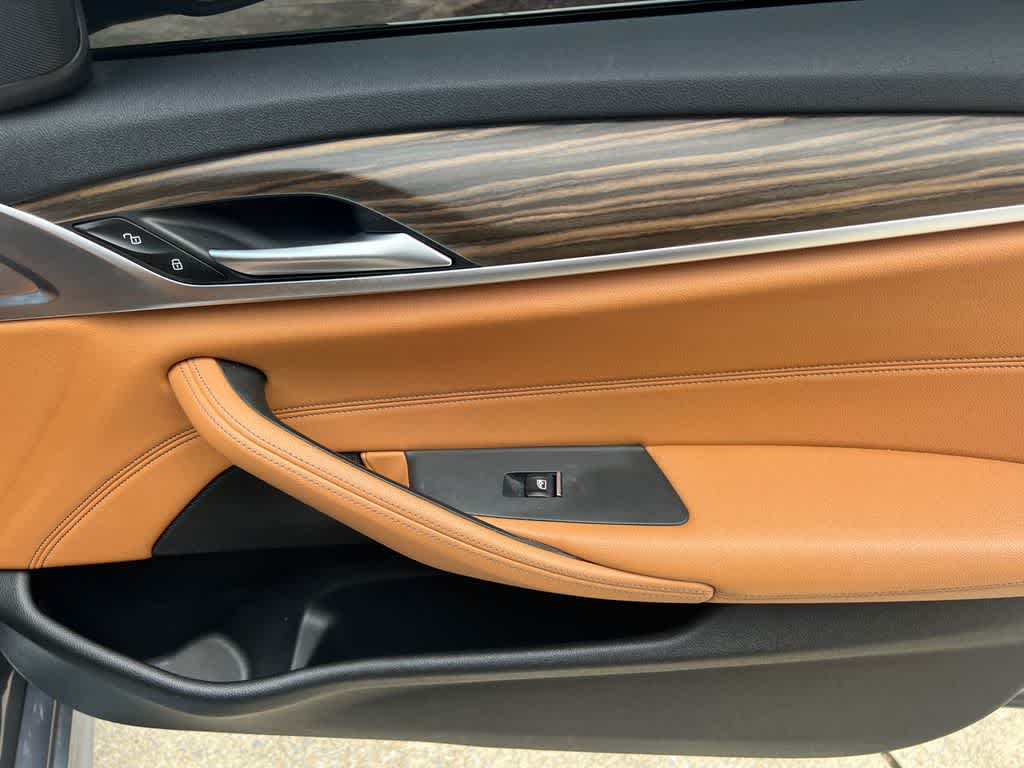 2022 BMW 530i 530i