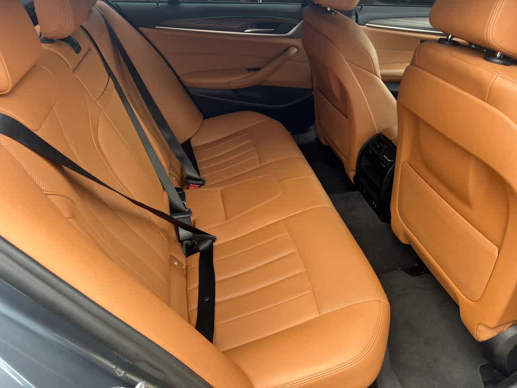 2022 BMW 530i 530i