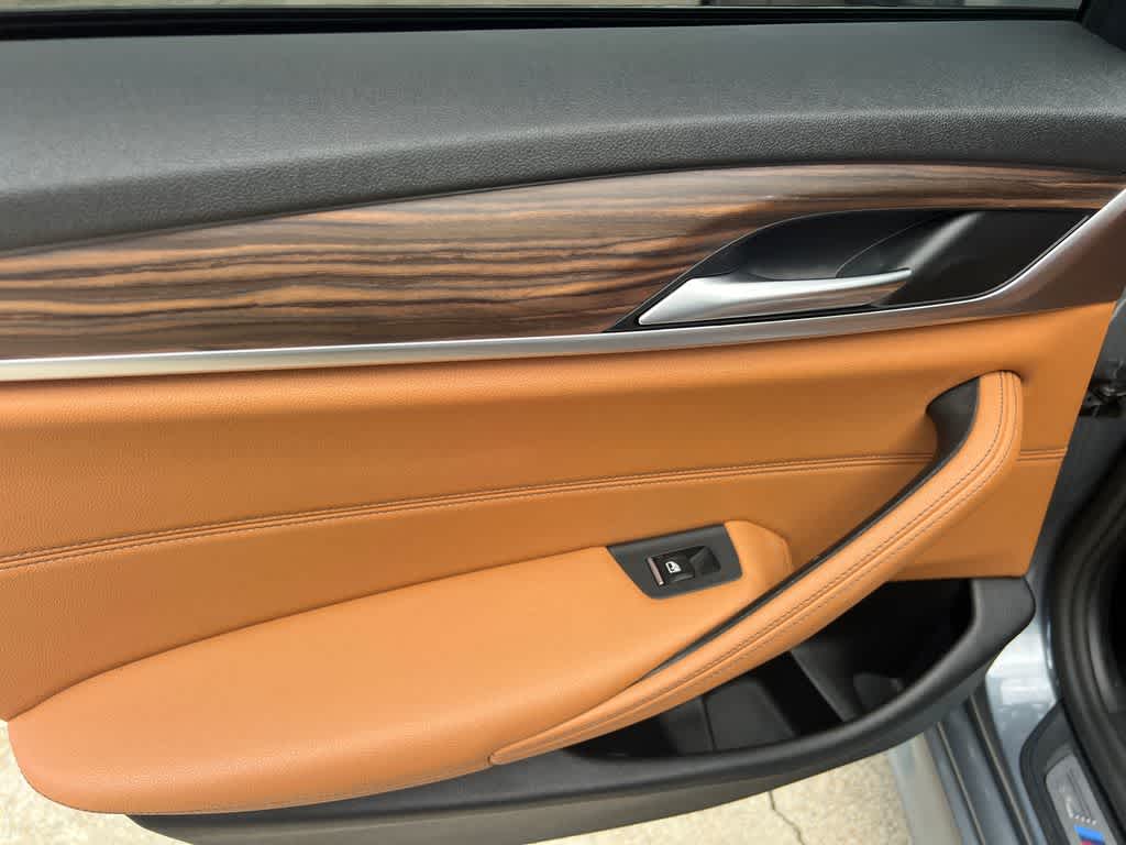2022 BMW 530i 530i